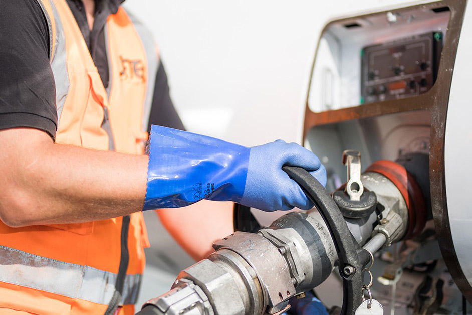 Эксперты рассматривают возможность достижения цены нефти в $200 за баррель на фоне затянувшейся войны