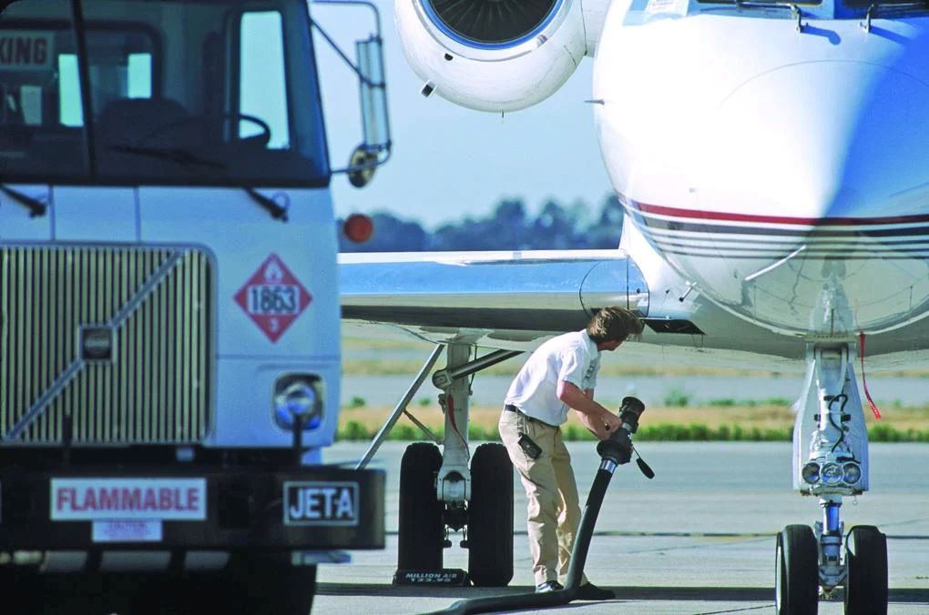 IATA: поставки авиатоплива не наладятся ещё месяцы даже при открытом Ормузском проливе