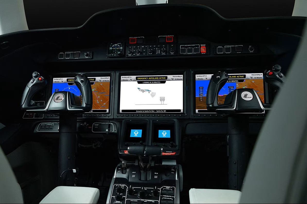 HondaJet Elite II получил одобрение FAA на Garmin Autoland