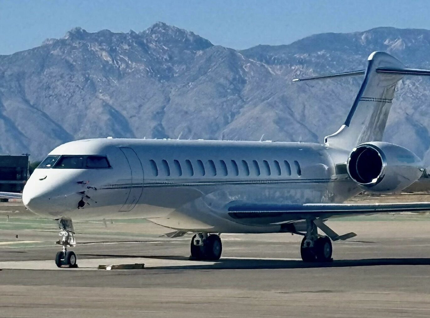 Metrojet пополнила свой парк первым в Азии Bombardier Global 8000