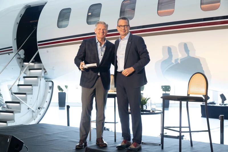 Bombardier поставила NetJets первый Global 8000 