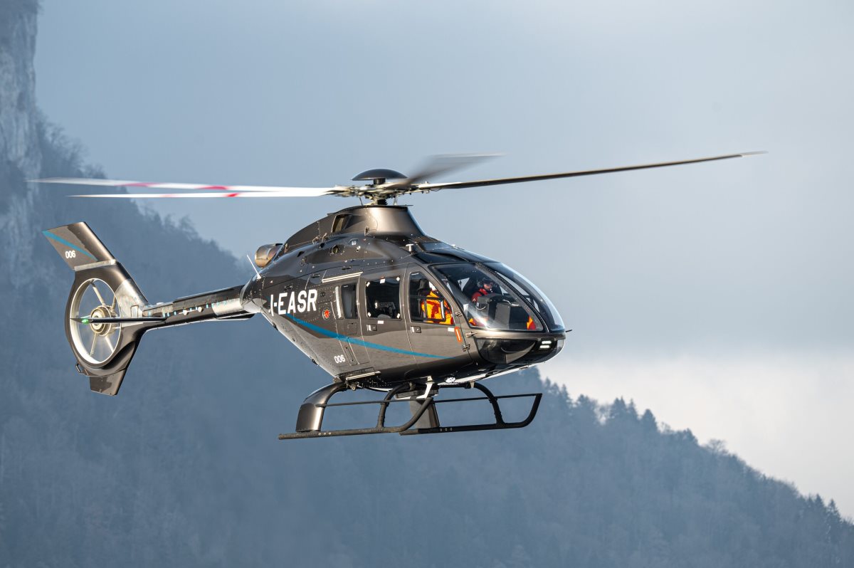 Программа лётных испытаний серийного вертолёта Leonardo AW09 продолжает развиваться