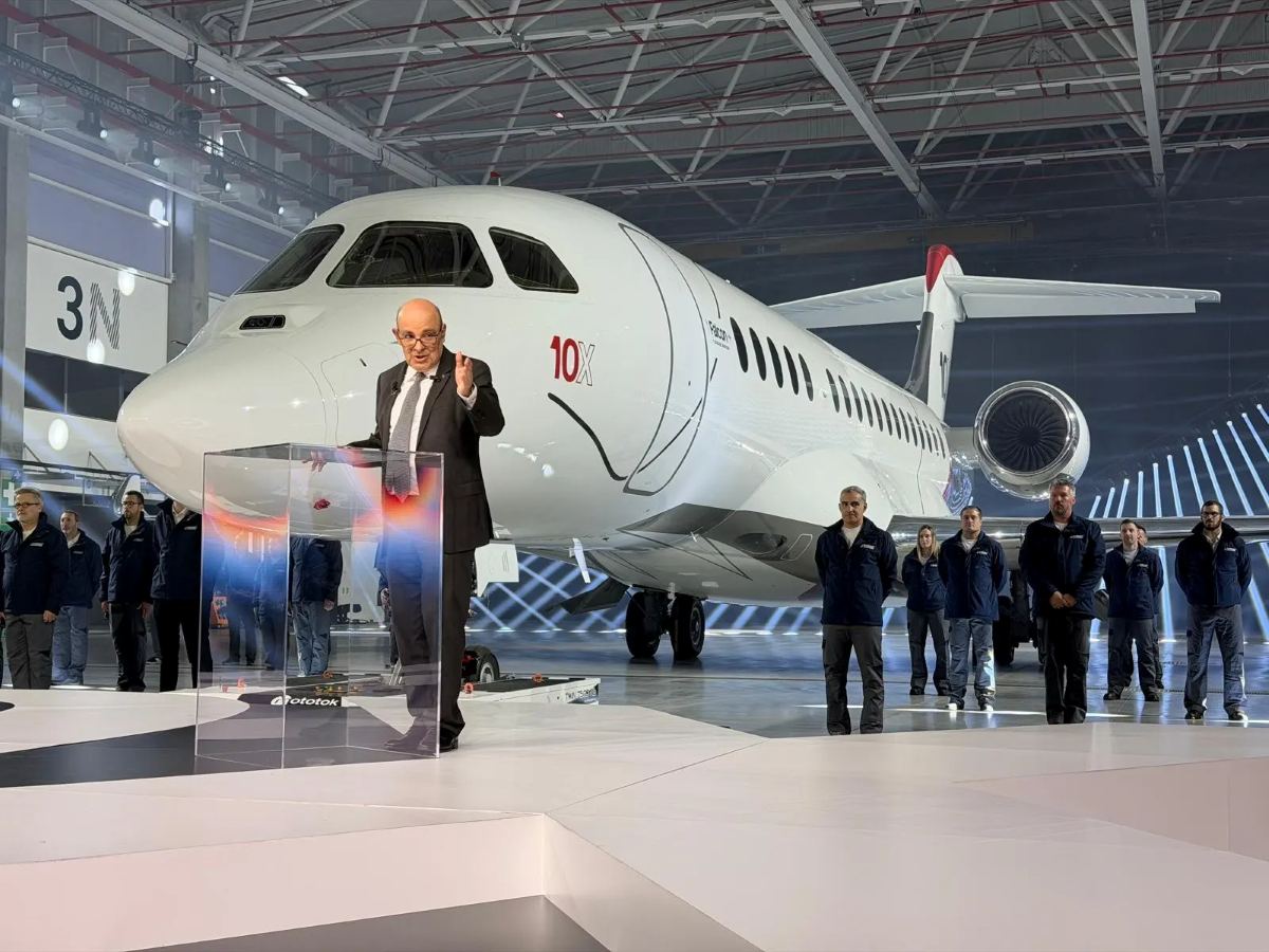 Dassault стремится к вершине рынка бизнес-джетов с помощью Falcon 10X