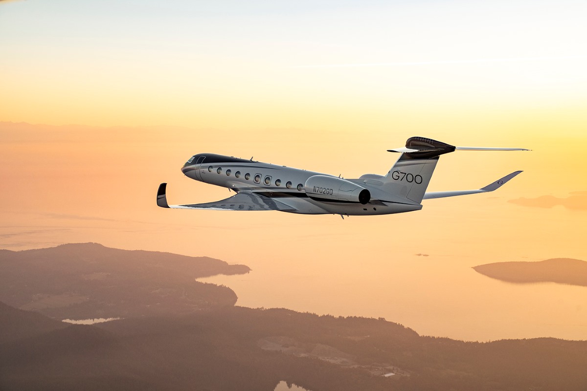 Gulfstream передаёт заказчику 100-й самолёт G700