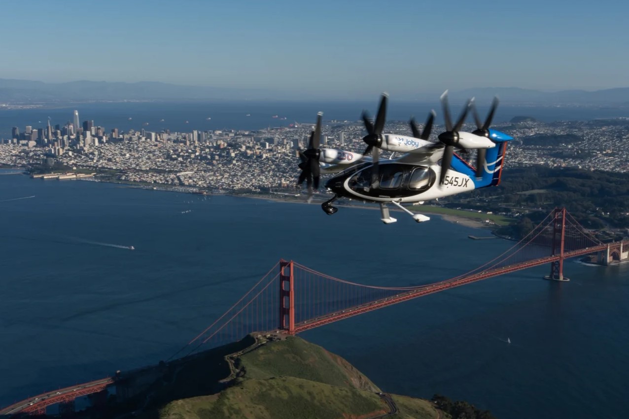 Joby выполнила пилотируемые полёты eVTOL через залив Сан-Франциско и вокруг моста «Золотые Ворота»