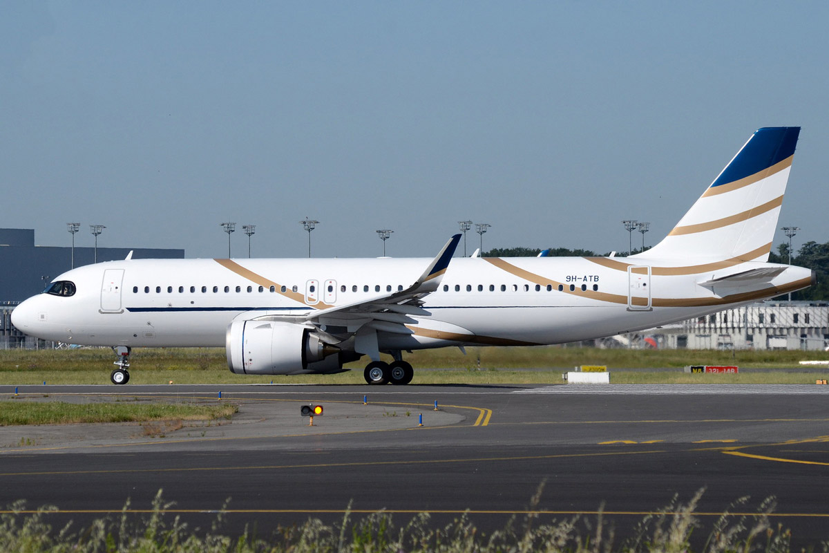 Comlux ввел в эксплуатацию ACJ320neo