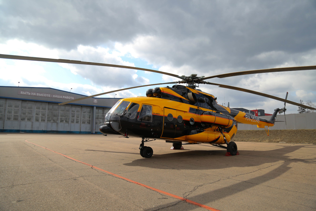 «Вертолеты России» поставили Ми-8АМТ российской стекольной компании