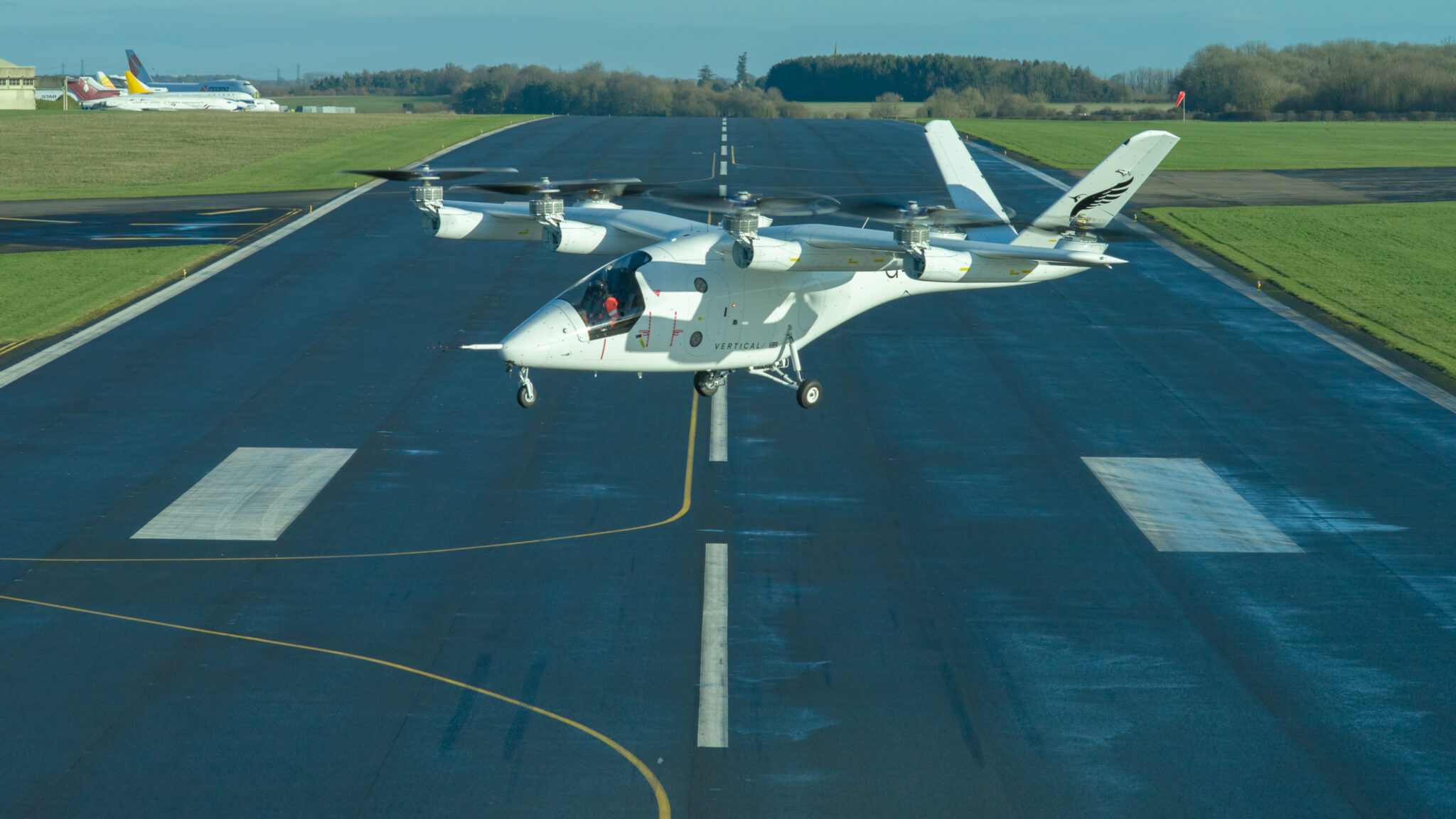 Vertical Aerospace завершила второй этап пилотируемых испытаний прототипа VX4