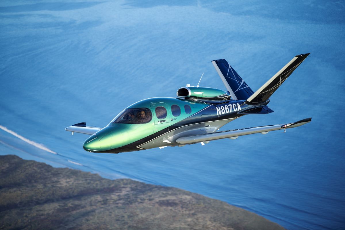 Cirrus поставила 600-й самолет Vision Jet