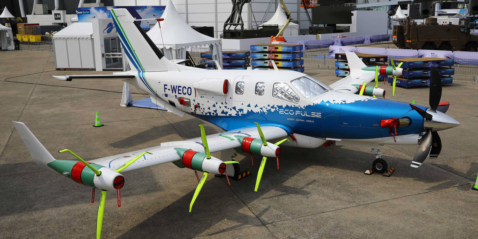 Гибридно-электрический самолет EcoPulse дебютирует на Парижском авиасалоне