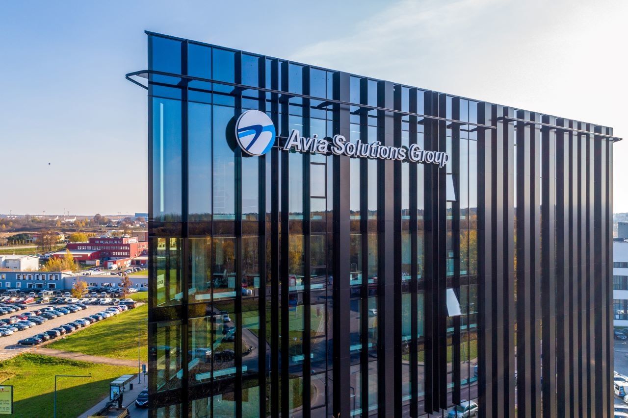 Avia Solutions Group    AOC   