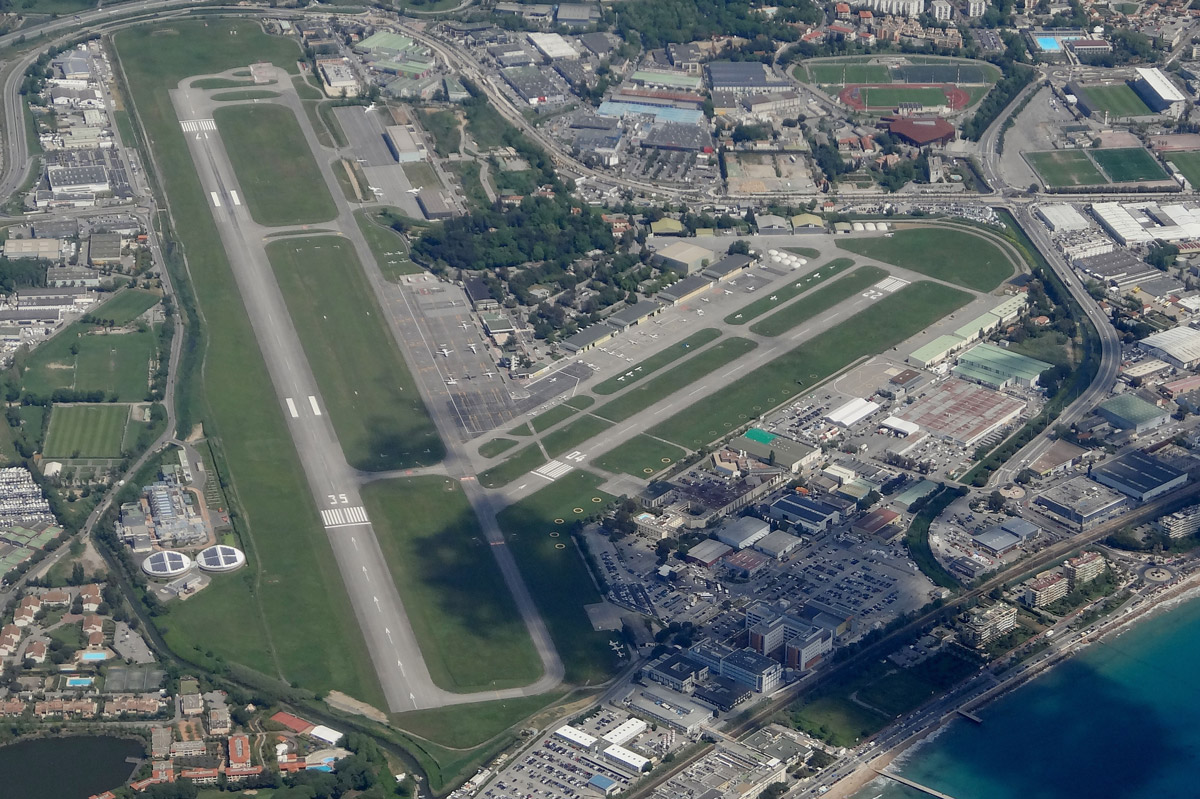 Luxaviation открывает офис в Каннах