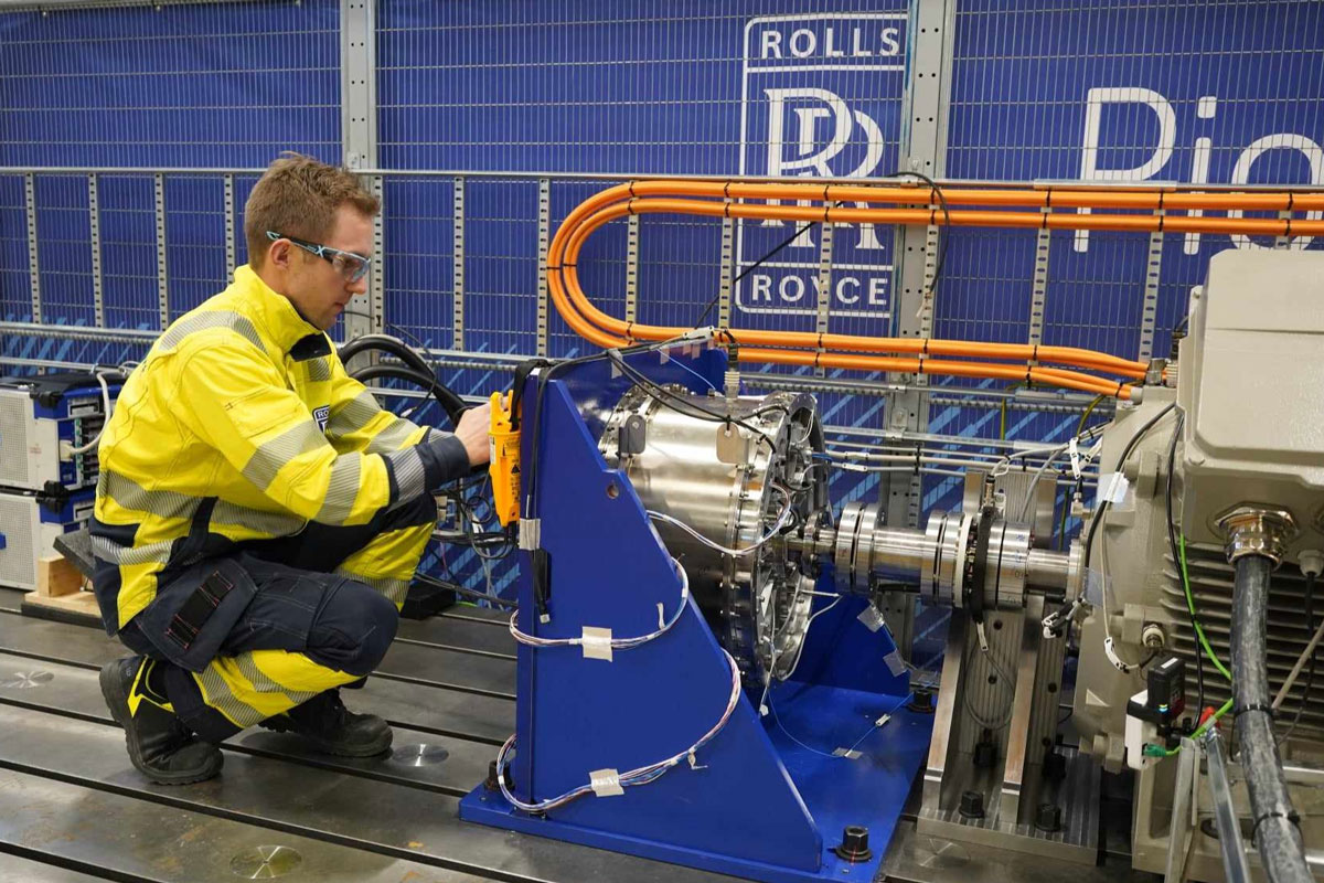 Rolls-Royce приступила к испытаниям 320-киловаттного электродвигателя