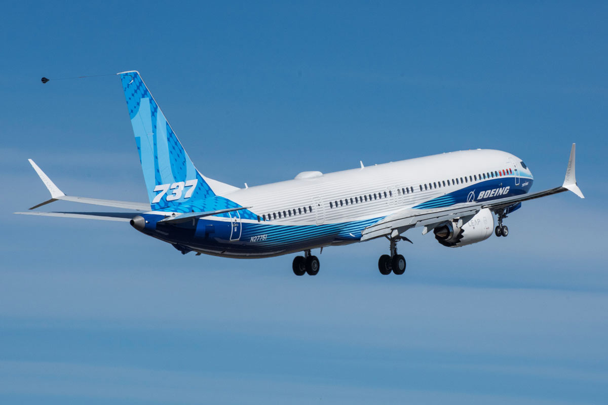 Boeing 737-10 успешно выполнил первый полет