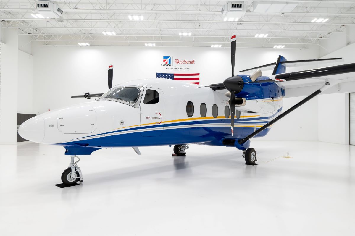 Textron Aviation поставляет первый Cessna Skycourier Combi