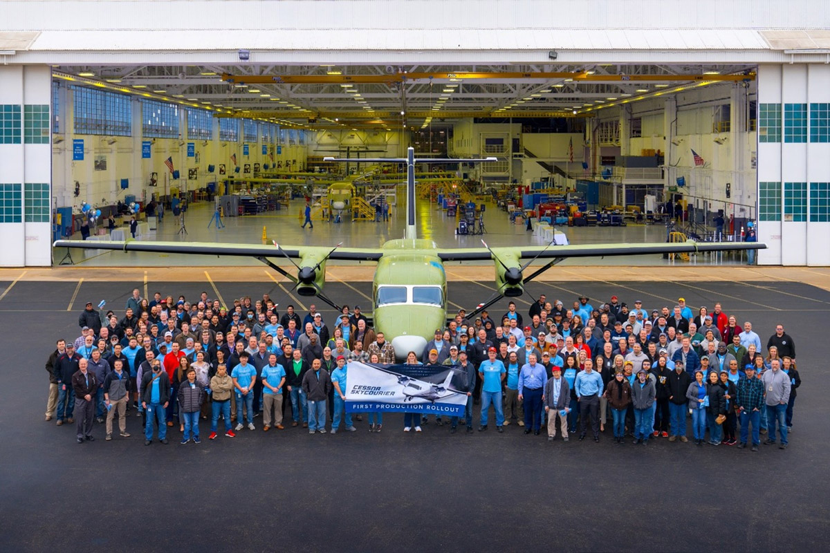 Собран первый серийный Cessna SkyCourier