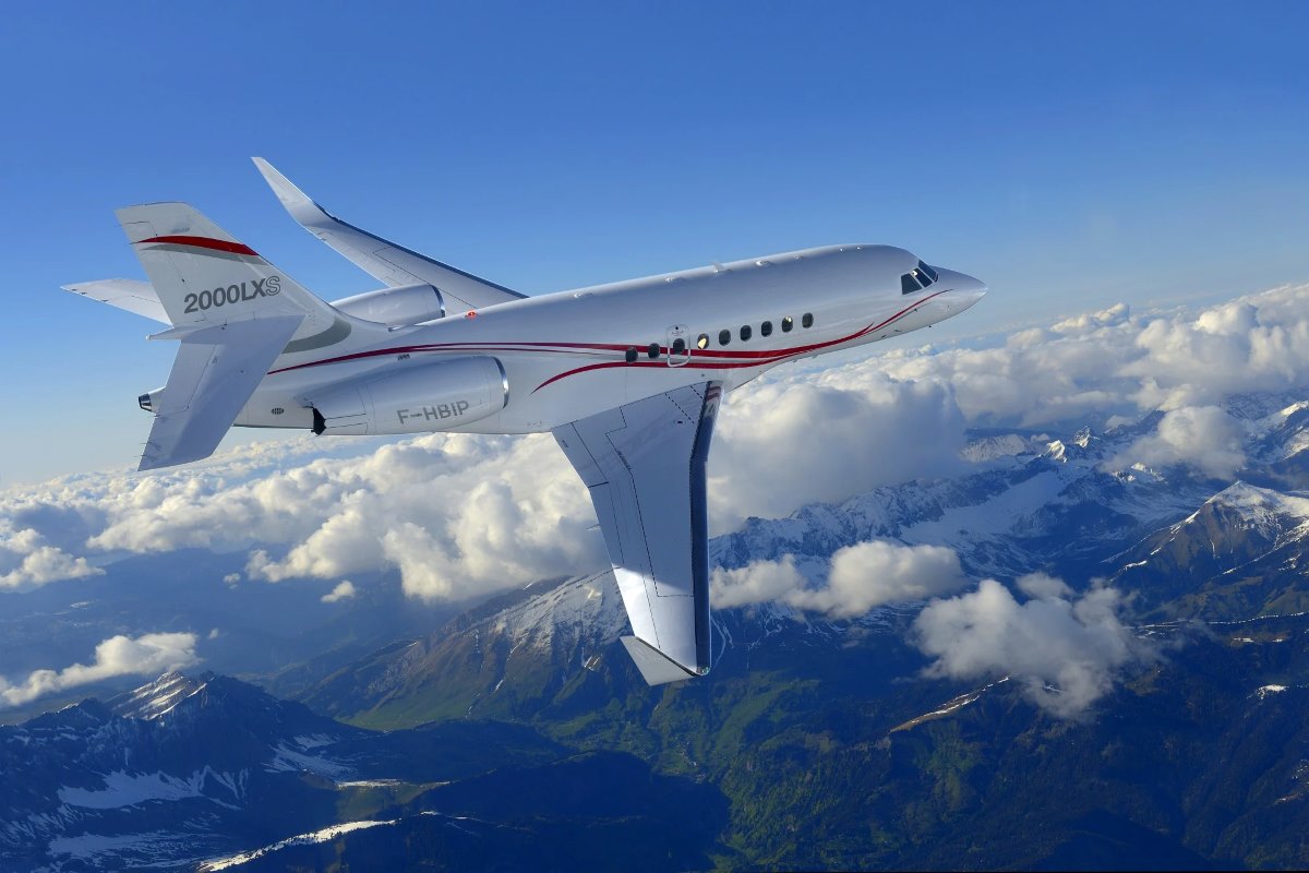 Thrive Aviation получает Falcon 2000LXS