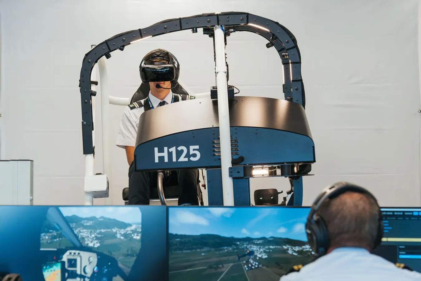 Loft Dynamics получила признание FAA для своего VR Flight Sim