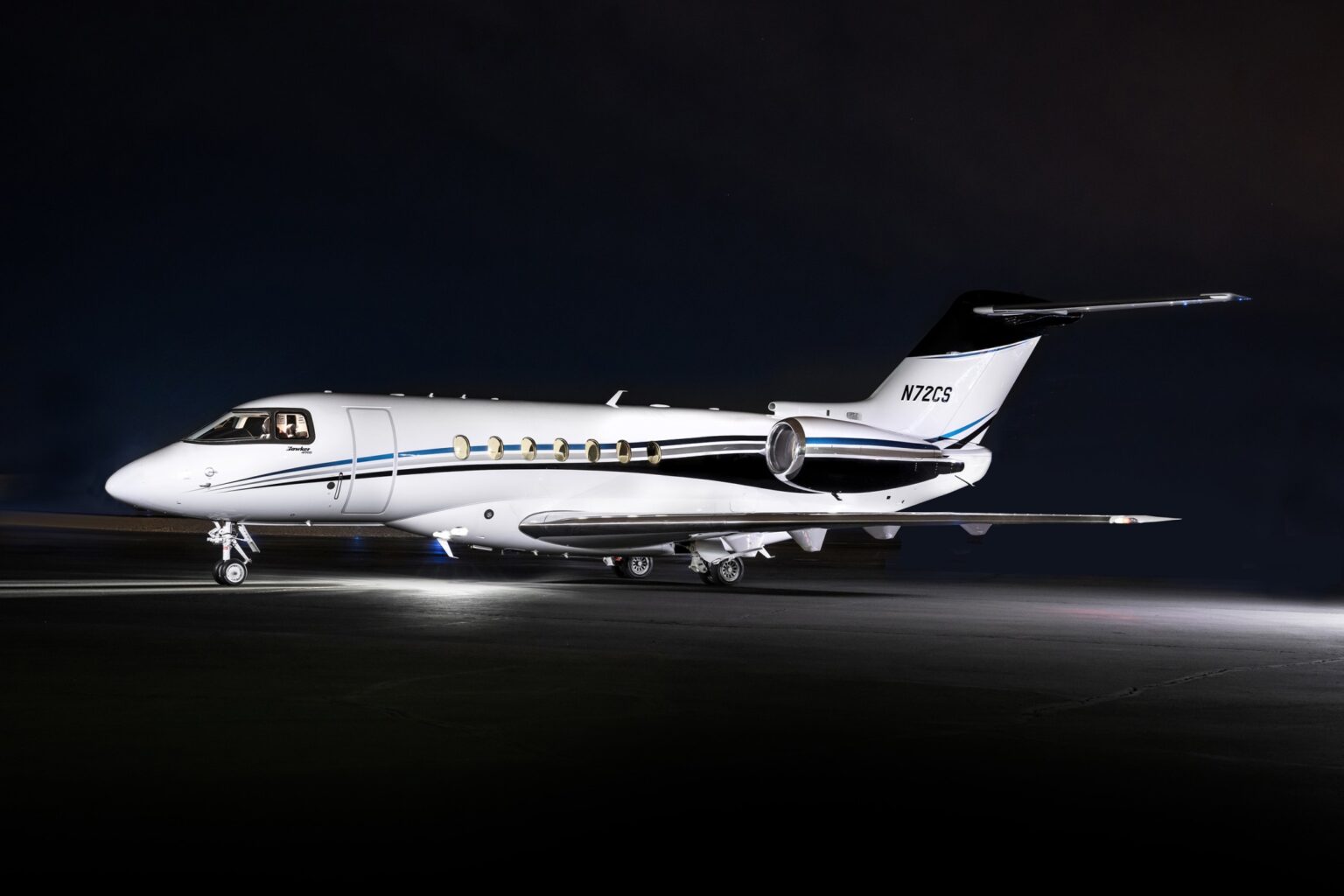 Titan Aviation добавляет два Hawker 4000 в свой флот
