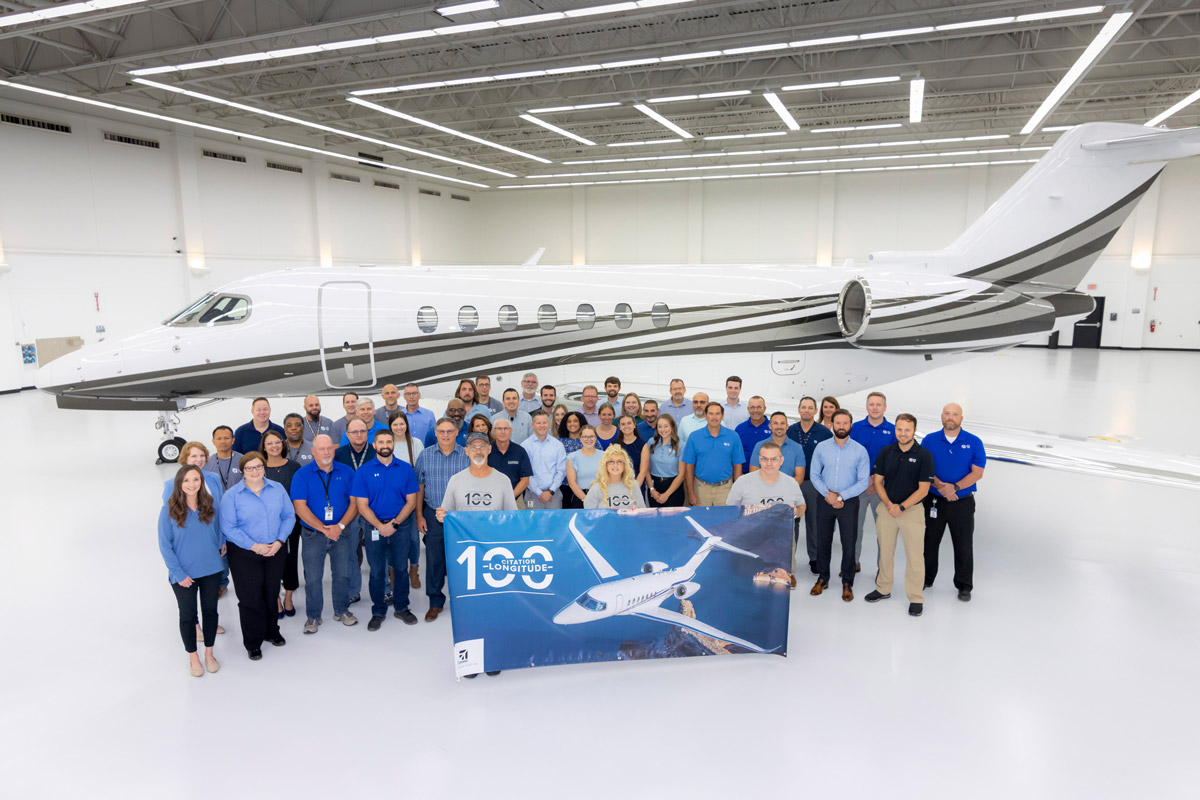 Textron поставил сотый флагманский бизнес-джет Cessna Citation Longitude
