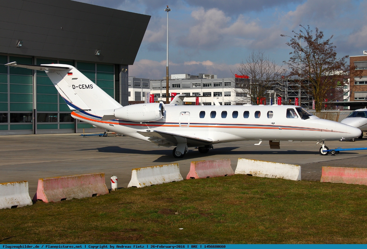 Новый CJ3 в парке Air Hamburg
