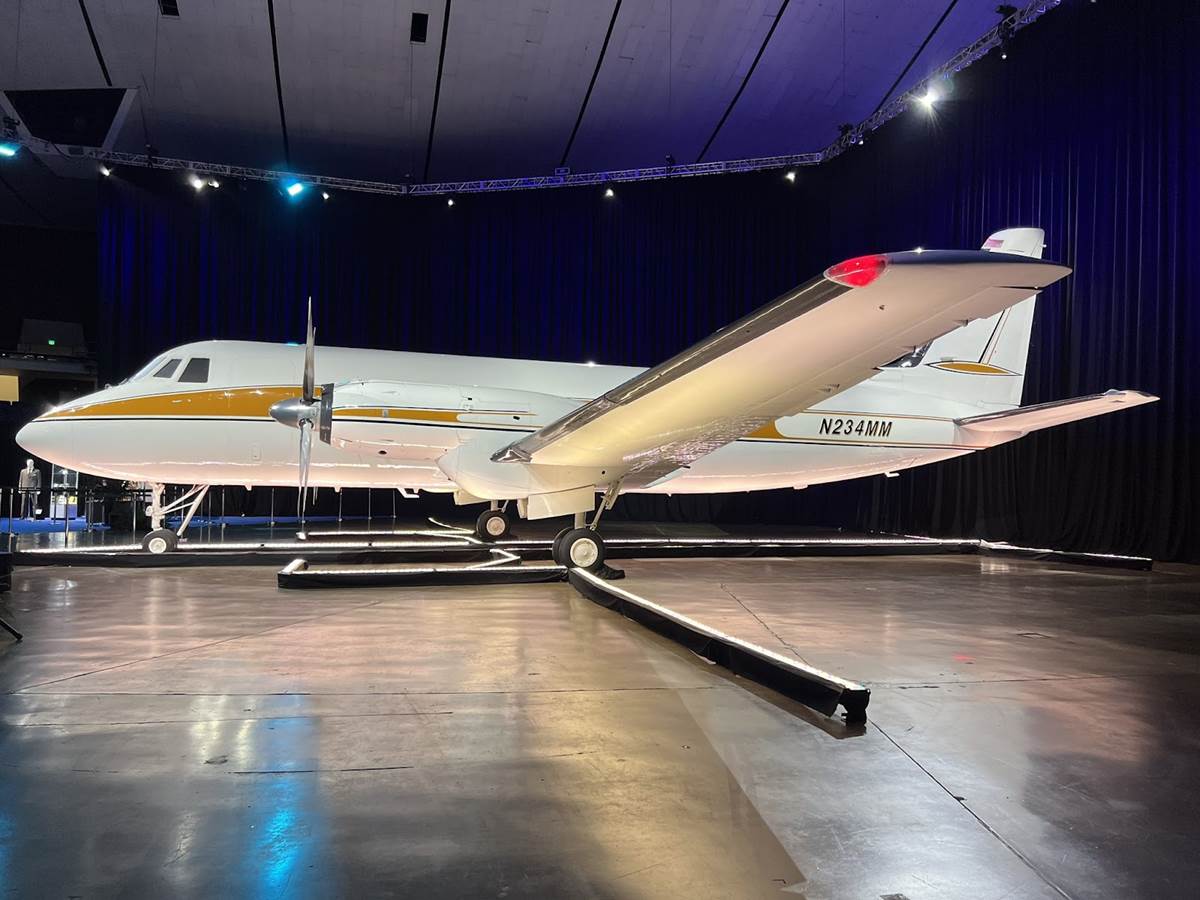 Легендарный Gulfstream I Уолта Диснея стал экспонатом музея