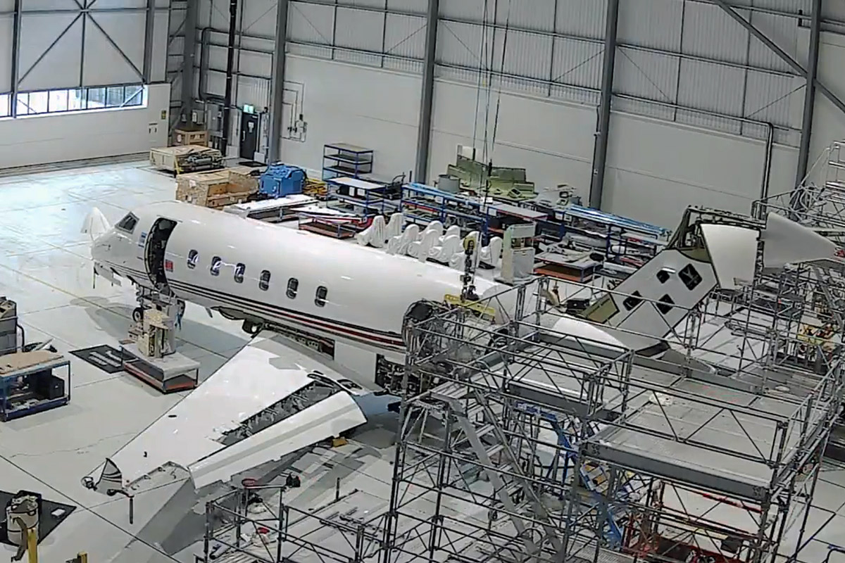 Challenger 300 прошел первую проверку в Европе после 7500 посадок