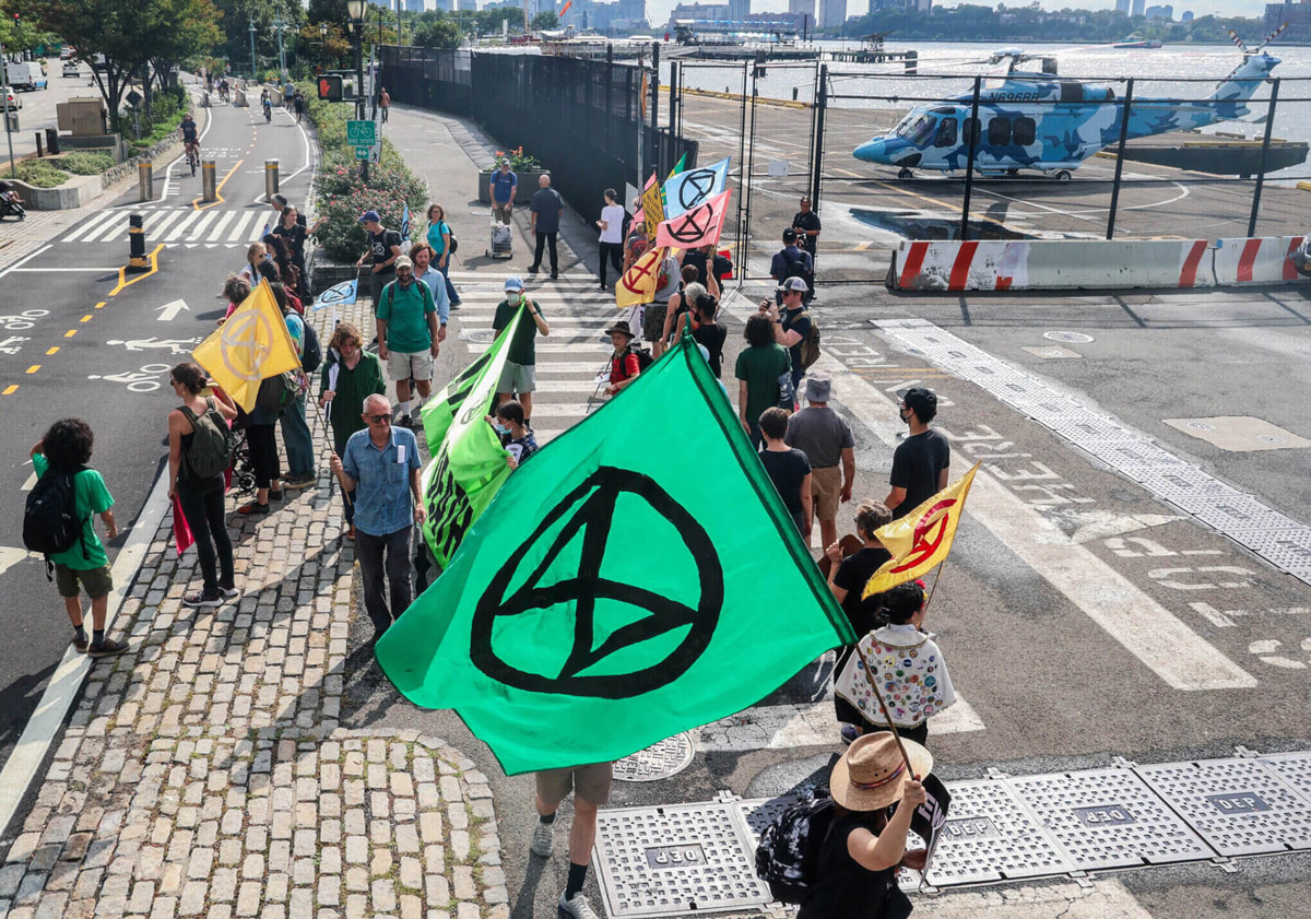 Extinction Rebellion «атаковала» вертодром в Нью-Йорке
