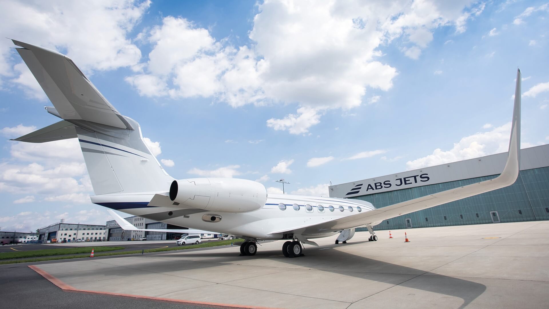 ABS Jets снова расширяет свой флот