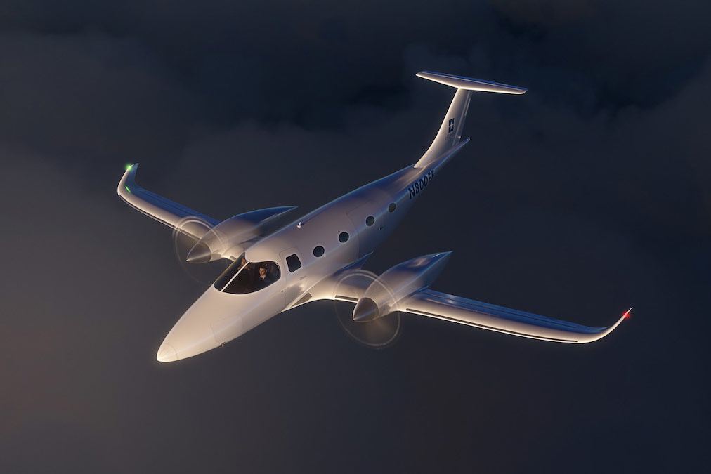 Электросамолет eFlyer 800 сможет вместить семь пассажиров и пролететь почти 1000 км