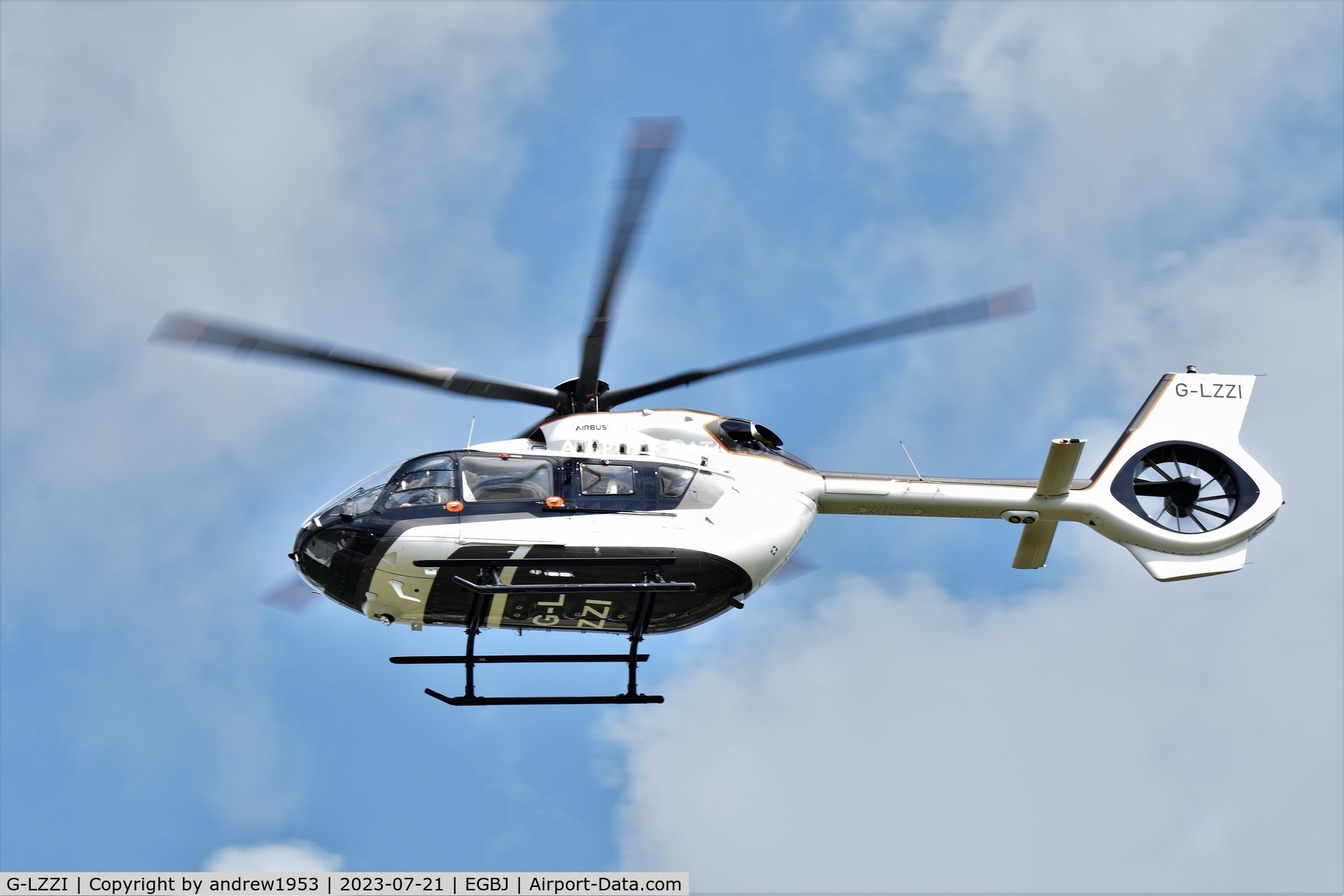 В London Oxford прописался новый Airbus H145 D3