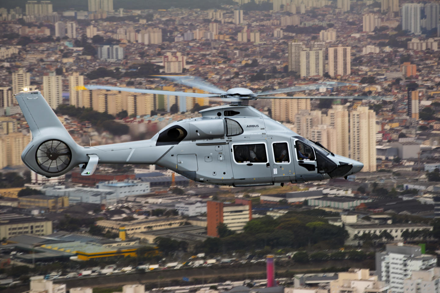 Airbus Helicopters поставила бразильскому заказчику первый в мире ACH160