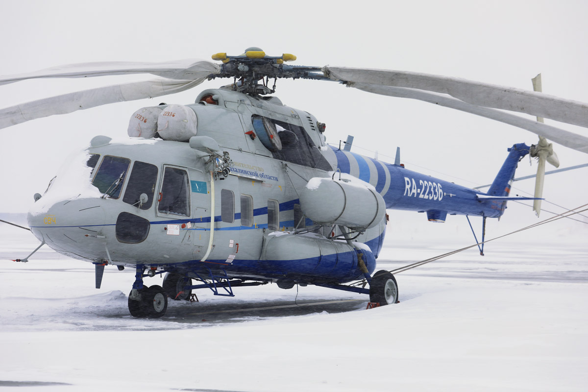 Вертолет сахалинского правительства снова никому не приглянулся