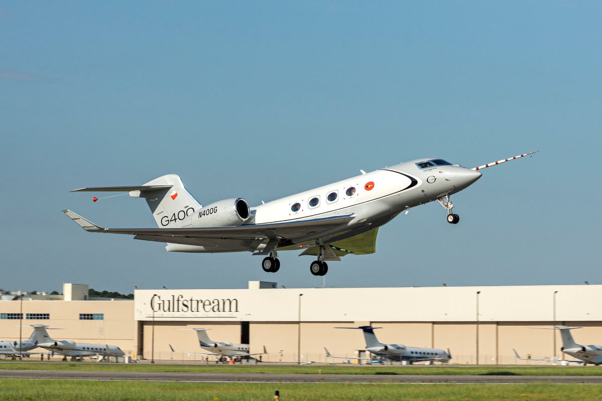 Gulfstream G400 начинает программу летных испытаний
