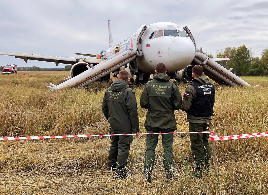Пилотов решили отучить от посадок в поле