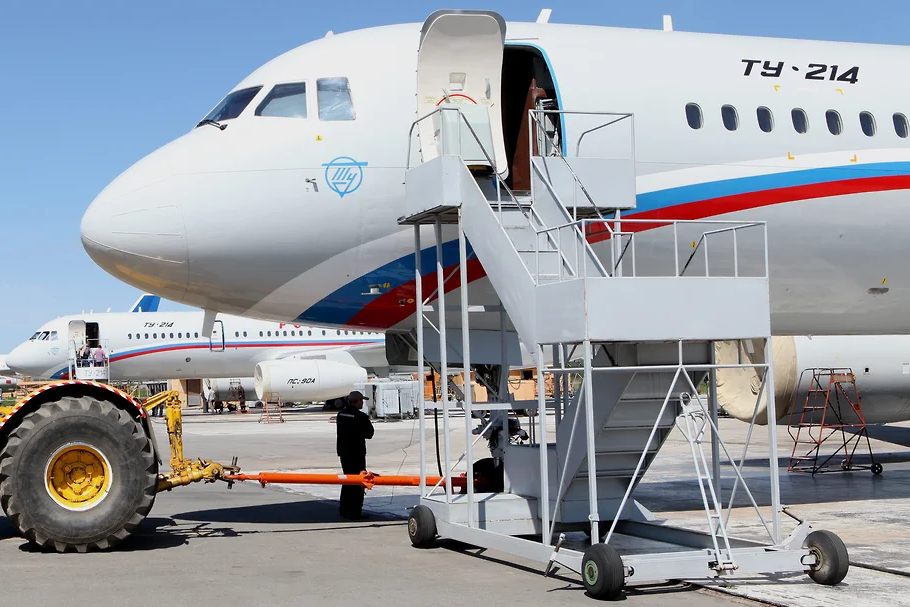 Крылья для Мантурова? Первый Ту-214 достанется не "ЮВТ Аэро" и не "Аэрофлоту"