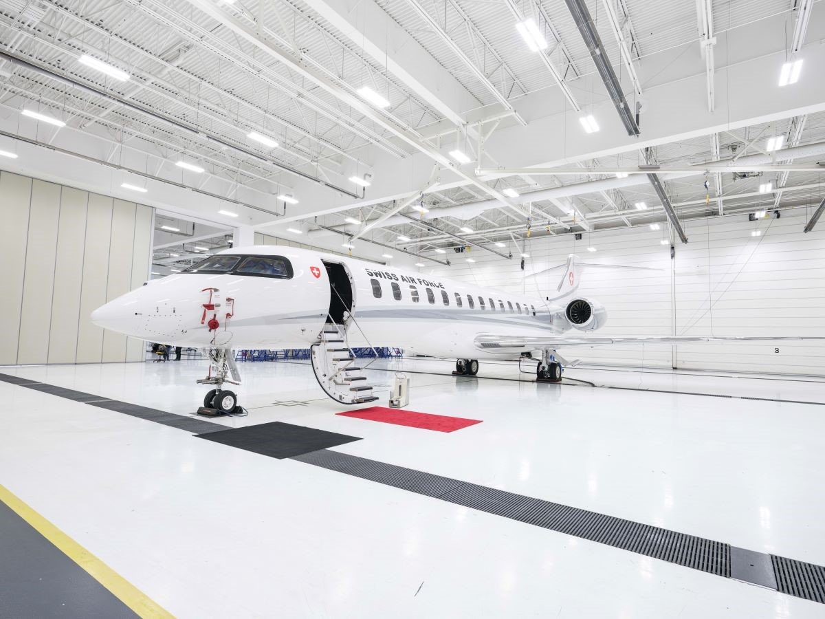 Bombardier Defense поставила первый «военный» Global 7500