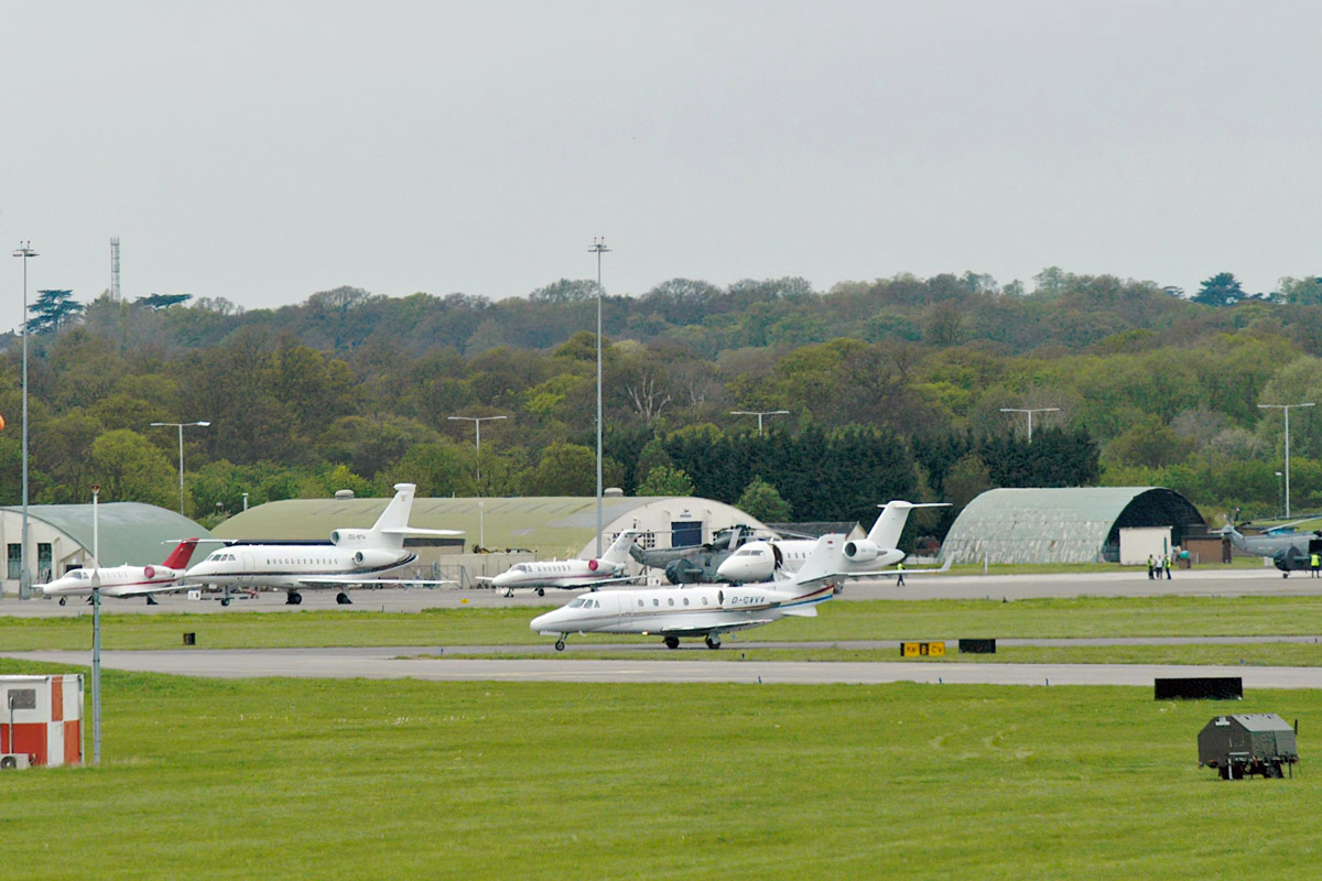 Universal Aviation UK продлила часы работы Northolt Airport