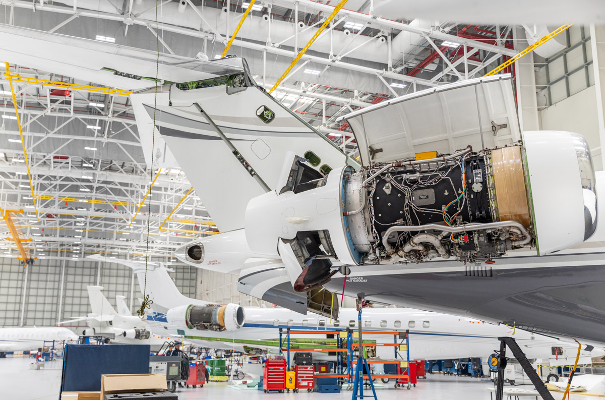 ExecuJet MRO Services Middle East выполнила тяжелый чек и ремонт салона Global 6000