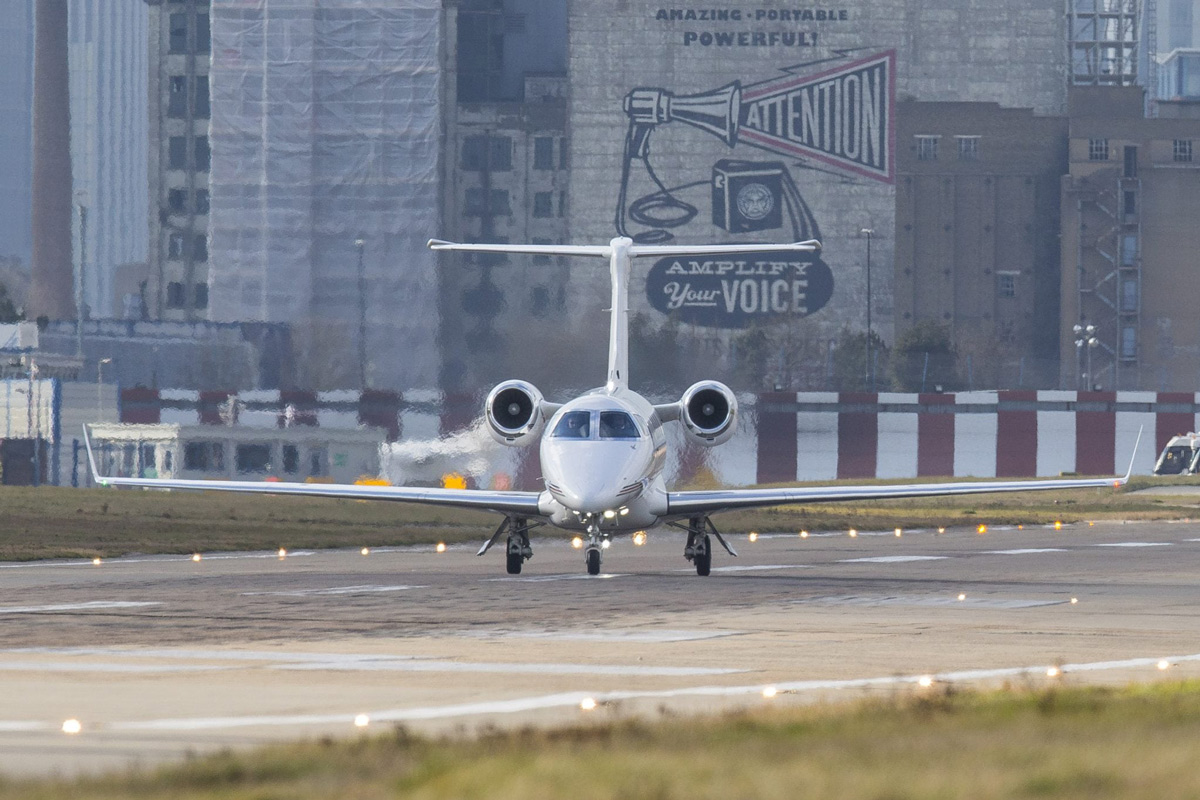NetJets приостанавливает продажи всех продуктов на легкие бизнес-джеты
