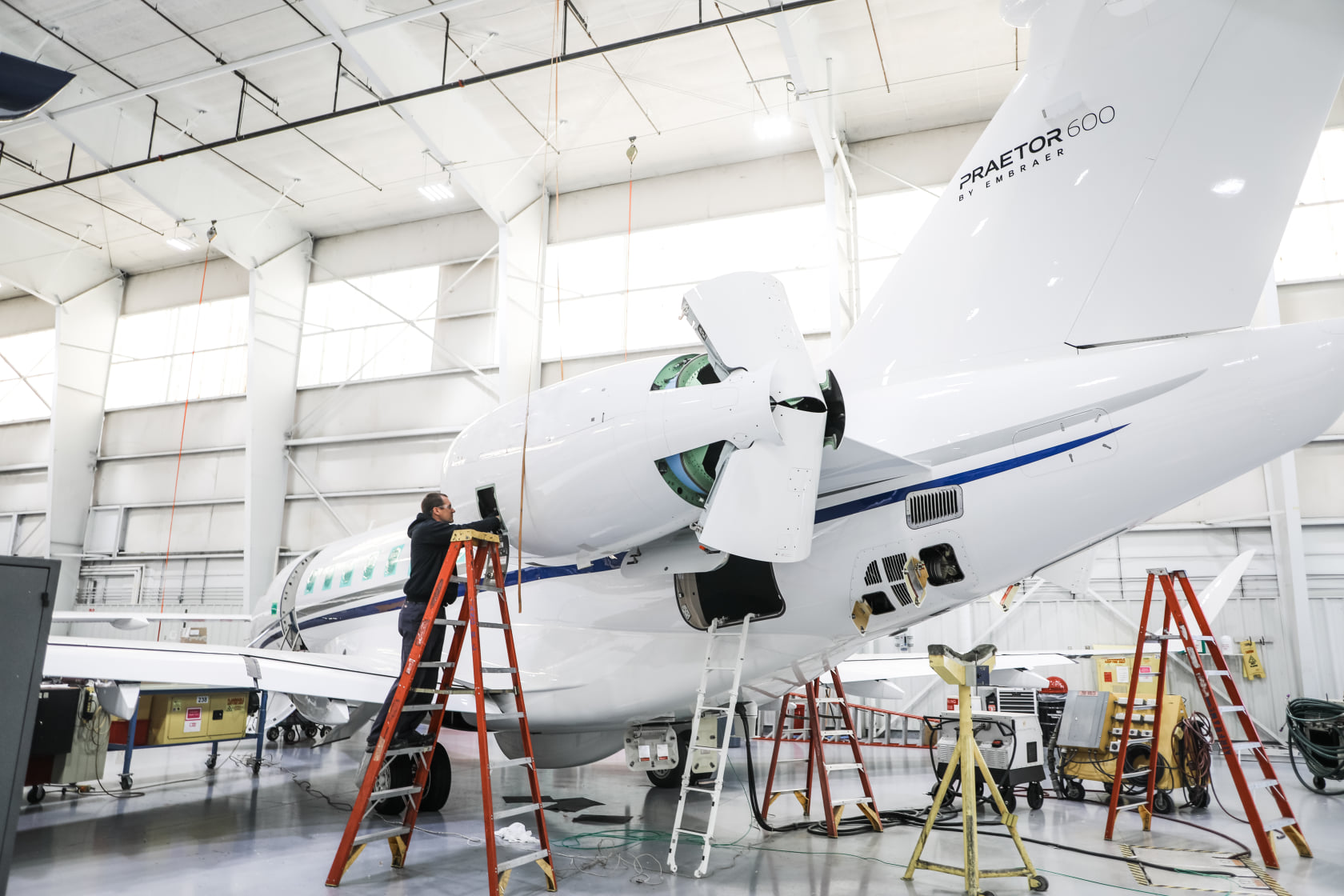 Duncan Aviation продлевает авторизацию сервисного центра Embraer еще на пять лет