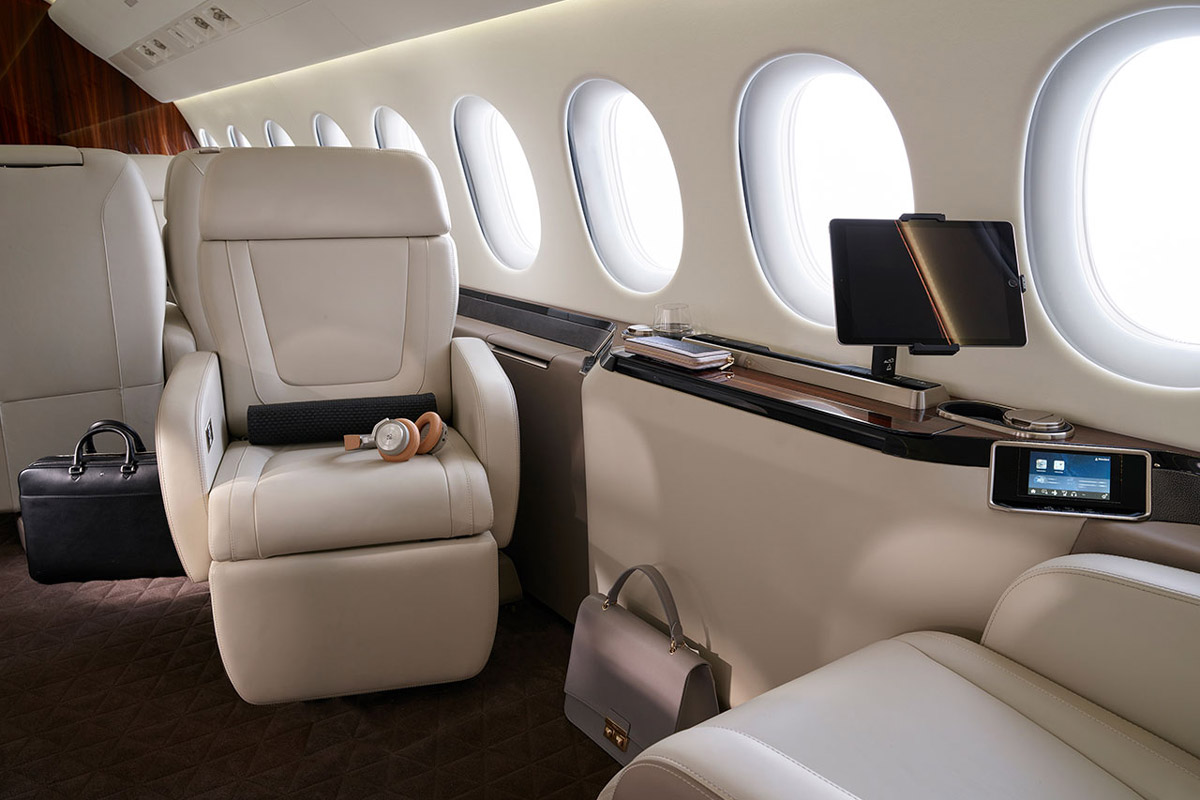 Dassault Aviation представляет новый салон Falcon 8X