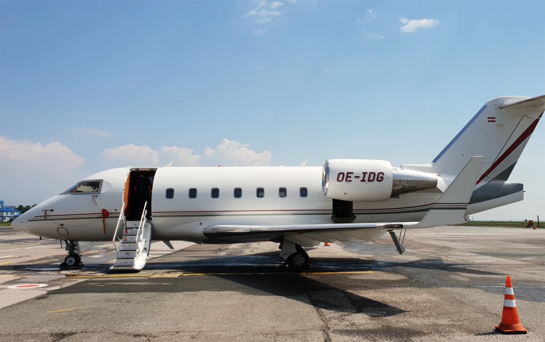Миллиардер Дмитрий Пумпянский продает бизнес-джет Challenger 604