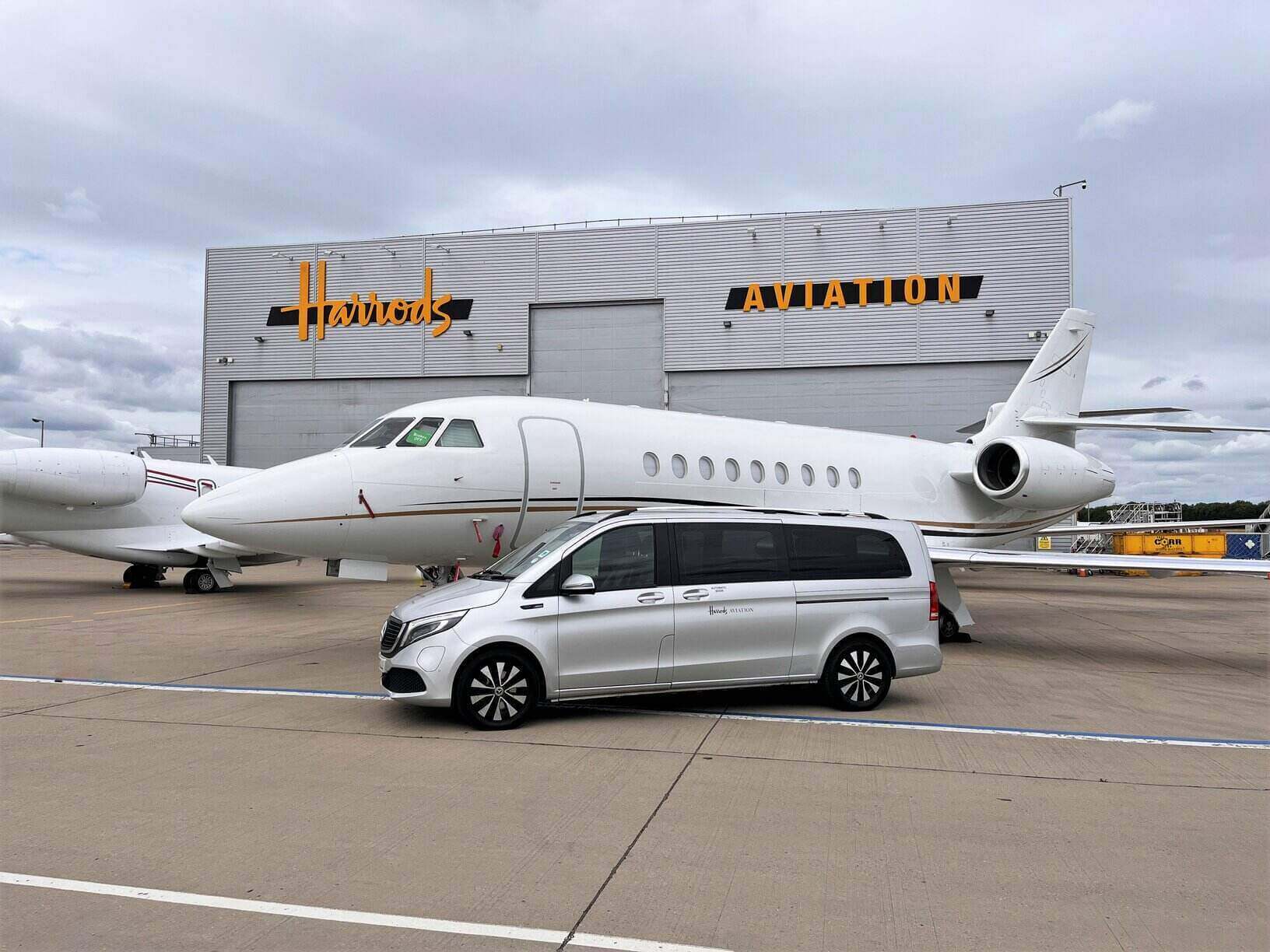 Harrods Aviation стал первым FBO в Великобритании, получившим IS-BAH stage 3