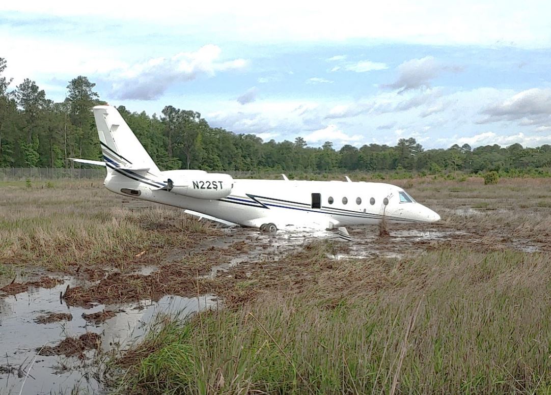 NTSB: Гонка пилотов на посадке привела к выкатыванию Gulfstream G150