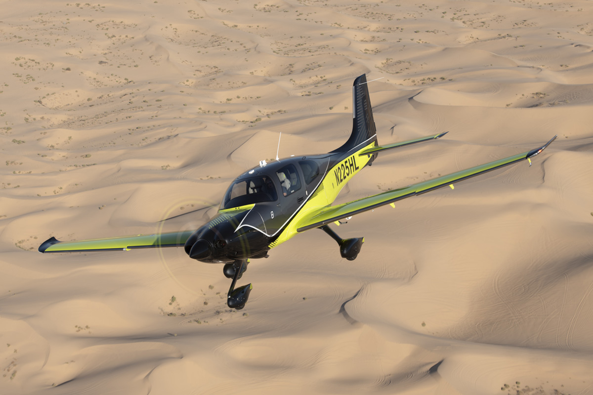 Cirrus приостанавливает эксплуатацию самолетов SR22 и SR22T