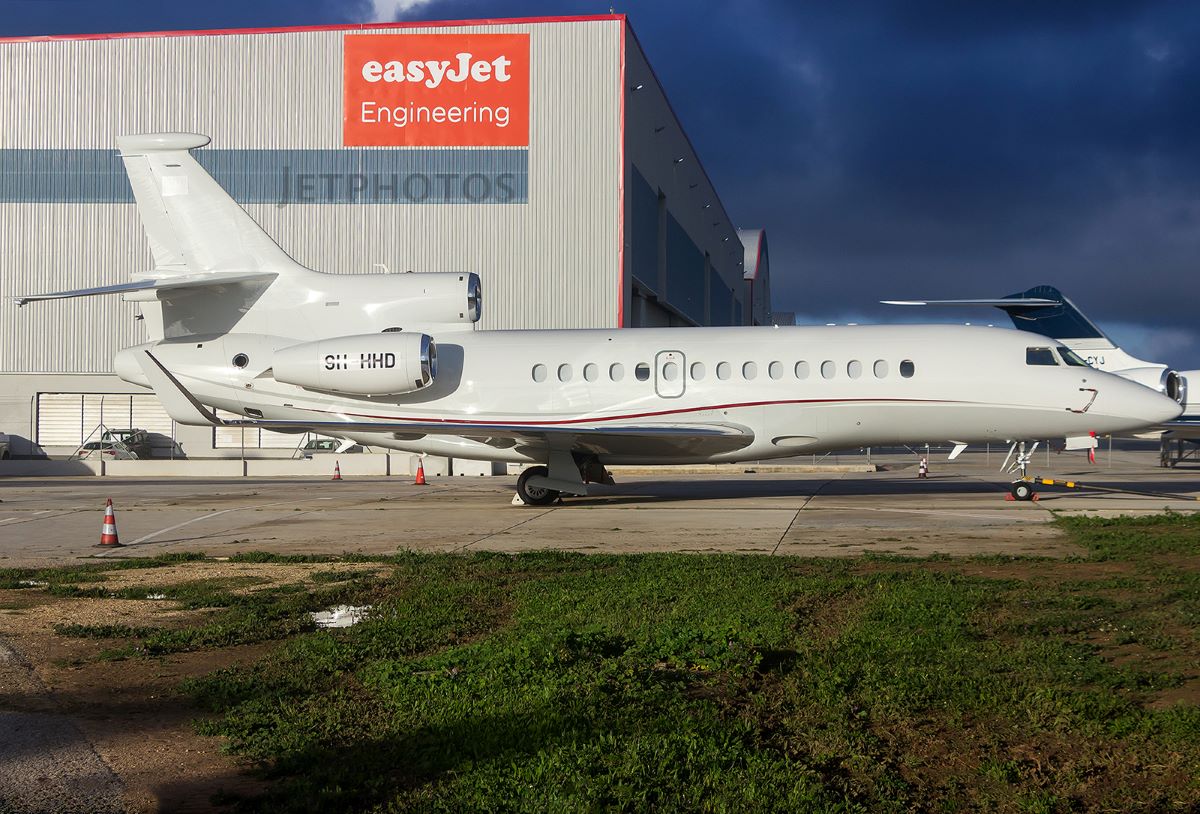Elit'Avia ввел в эксплуатацию возрастной Falcon 7X