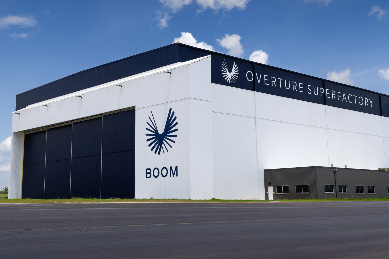 Boom Supersonic открыла новый завод