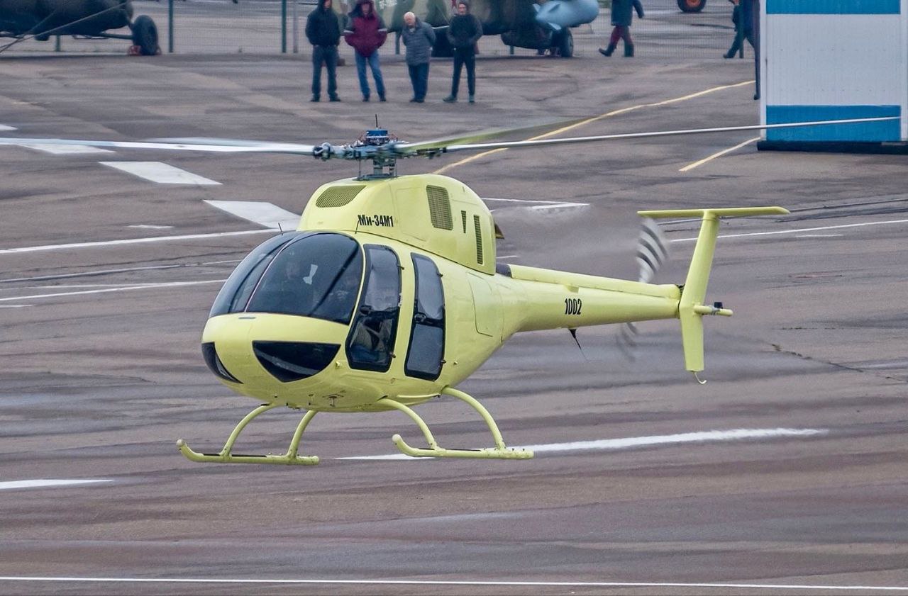 Обновленный легкий вертолет Ми-34М1 первый раз подняли в воздух