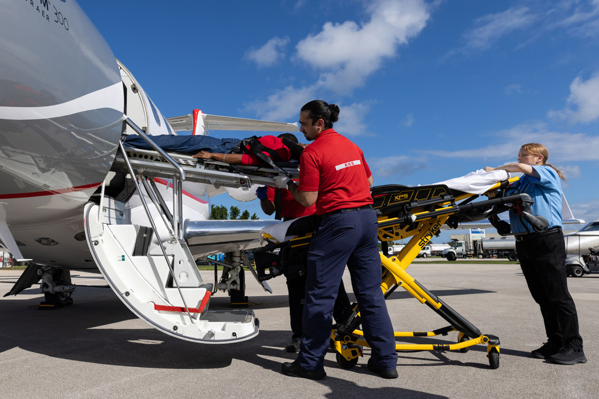 Embraer получил одобрение FAA и EASA на Phenom 300MED